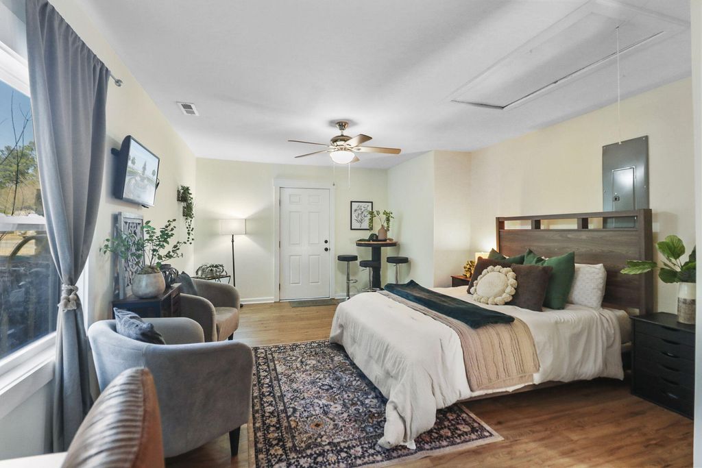 Image 18 of property listing at 109 Marion Road, Summerville, SC 29486