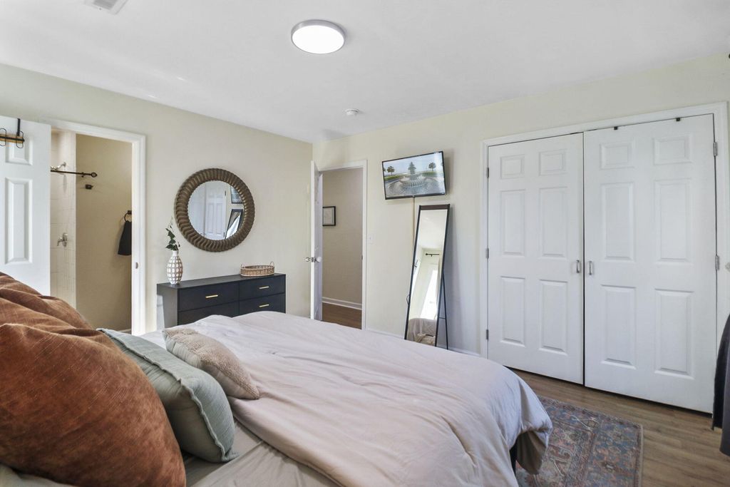 Image 22 of property listing at 109 Marion Road, Summerville, SC 29486