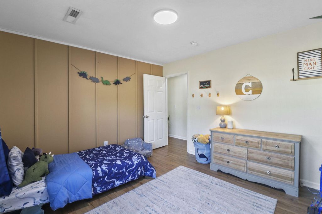 Image 26 of property listing at 109 Marion Road, Summerville, SC 29486