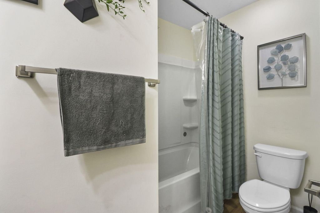 Image 28 of property listing at 109 Marion Road, Summerville, SC 29486