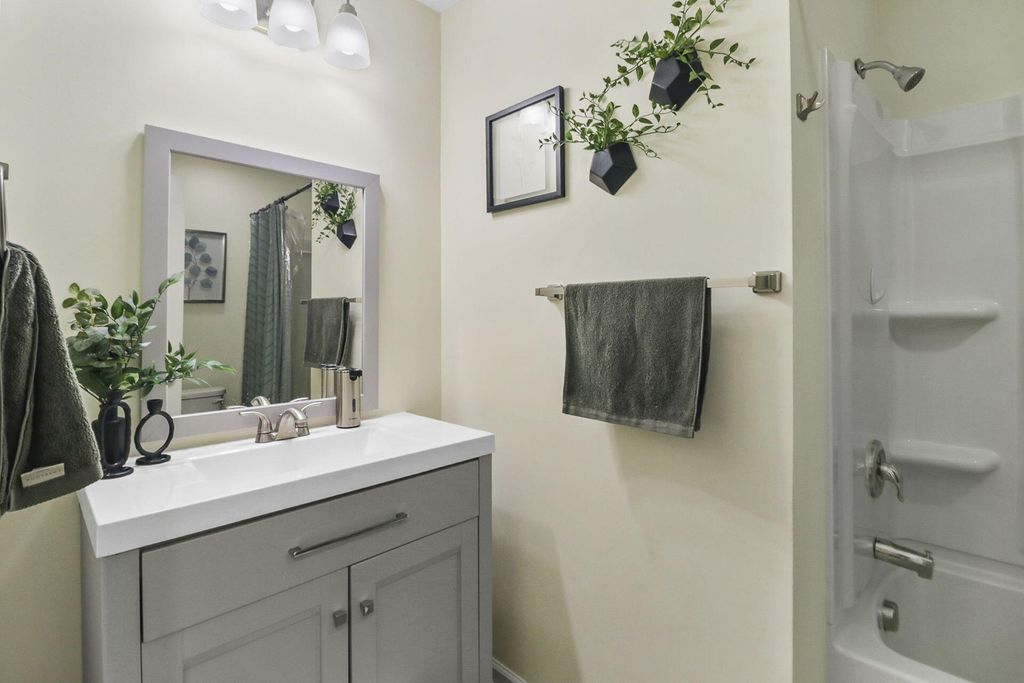 Image 30 of property listing at 109 Marion Road, Summerville, SC 29486