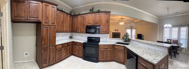 11906 E 99th Street North, Owasso, OK 74055