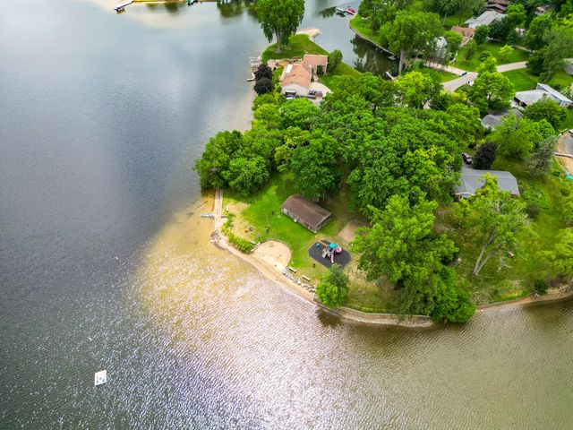 7436 Oak Bay Drive, White Lake, MI 48383