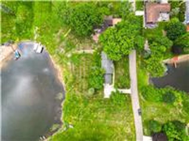 7436 Oak Bay Drive, White Lake, MI 48383