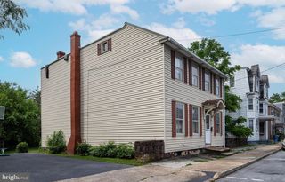 20 W WATER ST, Middletown, PA 17057