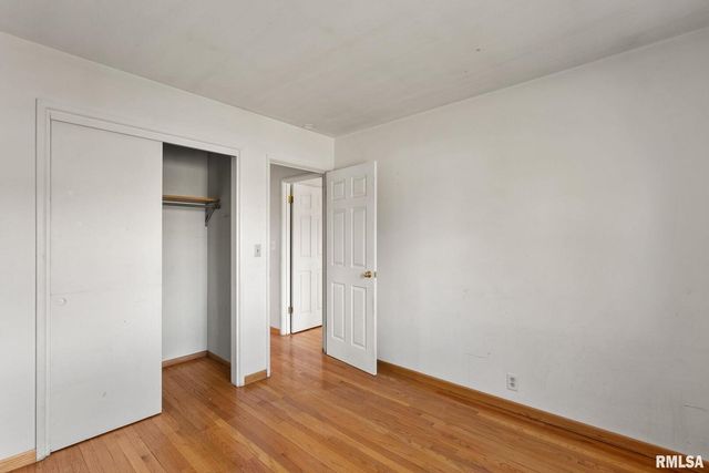 1212 Meadow Lane Drive, Bettendorf, IA 52722