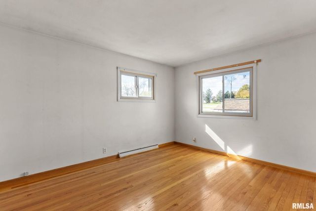 1212 Meadow Lane Drive, Bettendorf, IA 52722