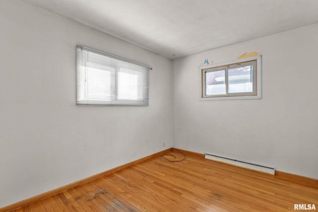 1212 Meadow Lane Drive, Bettendorf, IA 52722