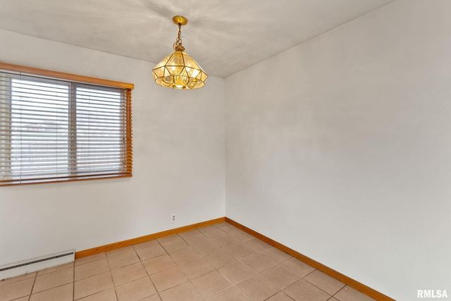 1212 Meadow Lane Drive, Bettendorf, IA 52722