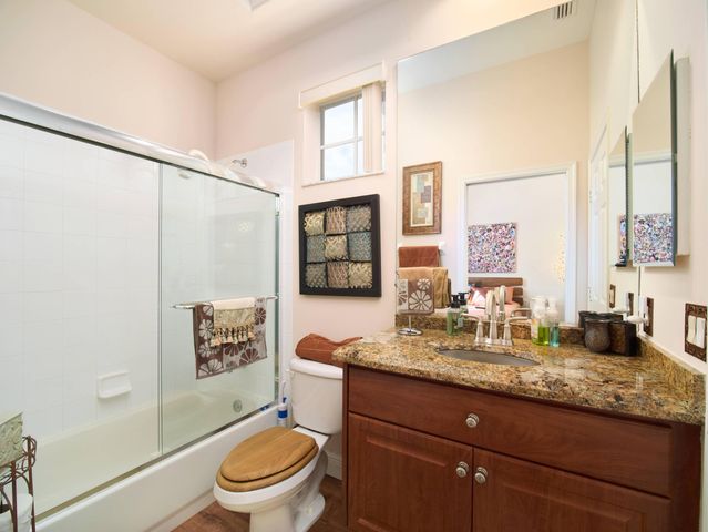 51 Monterey Pointe Drive, Palm Beach Gardens, FL 33418