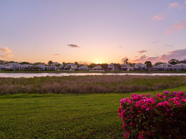 51 Monterey Pointe Drive, Palm Beach Gardens, FL 33418