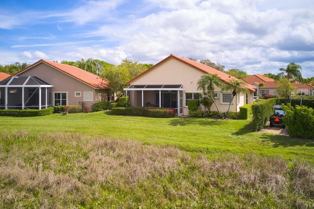 51 Monterey Pointe Drive, Palm Beach Gardens, FL 33418