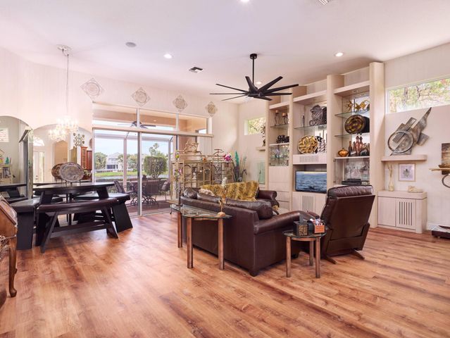 51 Monterey Pointe Drive, Palm Beach Gardens, FL 33418