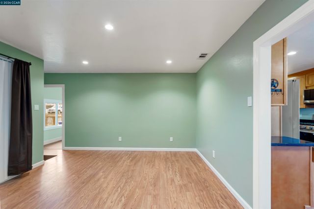 42 Hillcrest Ave, Pittsburg, CA 94565