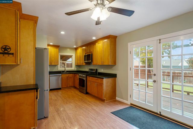 42 Hillcrest Ave, Pittsburg, CA 94565