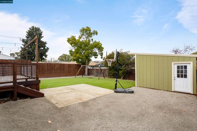 42 Hillcrest Ave, Pittsburg, CA 94565