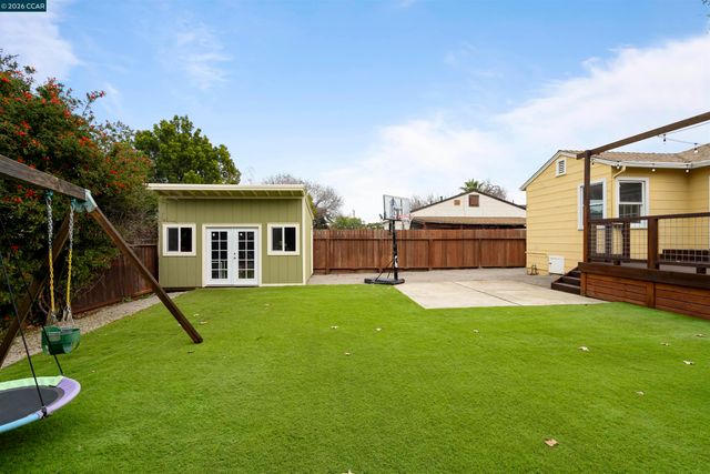 42 Hillcrest Ave, Pittsburg, CA 94565