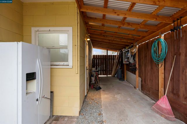 42 Hillcrest Ave, Pittsburg, CA 94565