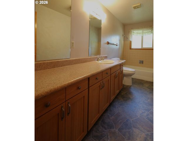 10101 Se 49TH Ave, Milwaukie, OR 97222