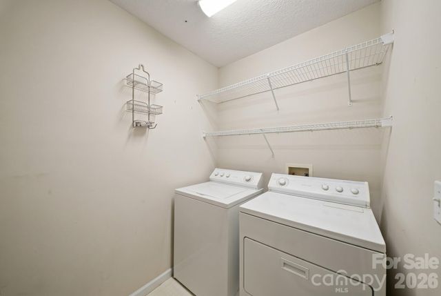 16 Zachary Ridge Road, Asheville, NC 28804