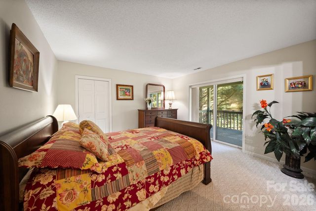 16 Zachary Ridge Road, Asheville, NC 28804