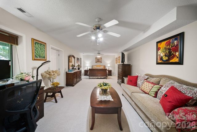 16 Zachary Ridge Road, Asheville, NC 28804