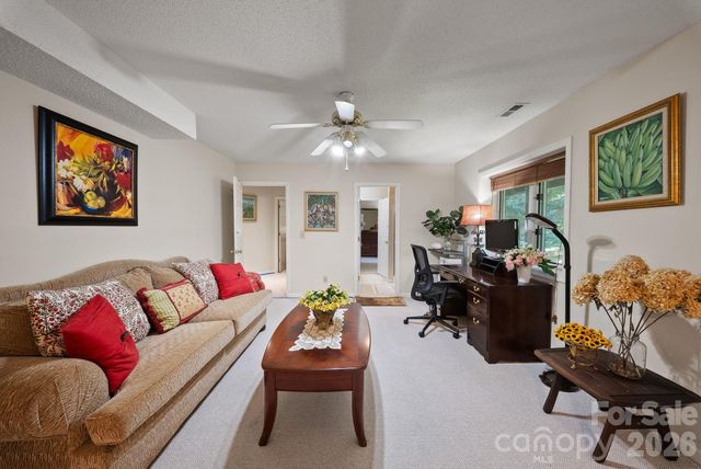16 Zachary Ridge Road, Asheville, NC 28804