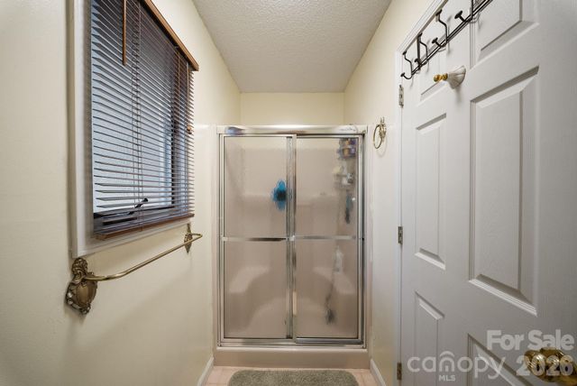 16 Zachary Ridge Road, Asheville, NC 28804