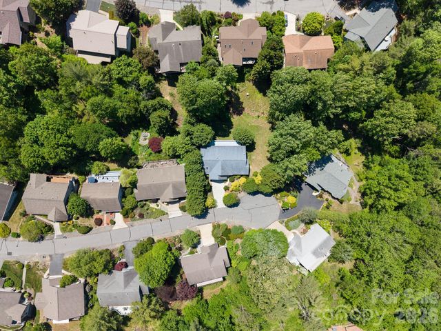 16 Zachary Ridge Road, Asheville, NC 28804