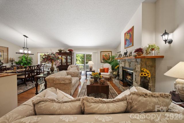 16 Zachary Ridge Road, Asheville, NC 28804