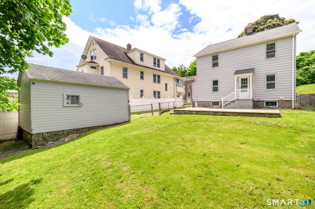 206 Ridgefield Avenue, Bridgeport, CT 06610