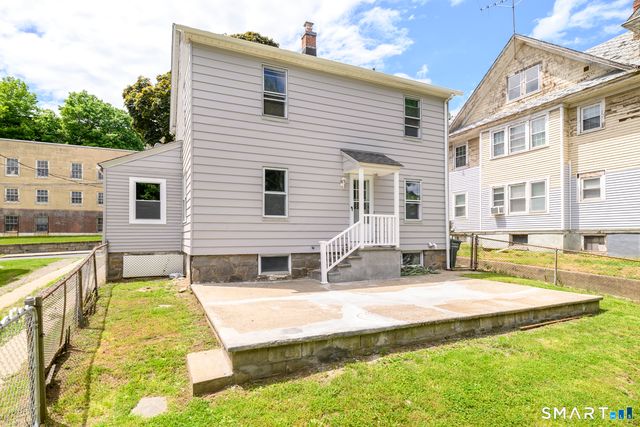 206 Ridgefield Avenue, Bridgeport, CT 06610