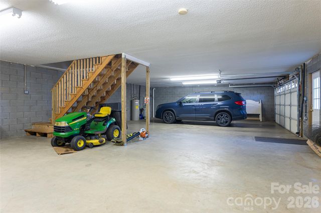 16 Kinsale Drive, Leicester, NC 28748