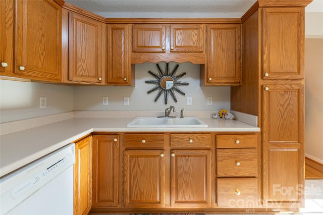 16 Kinsale Drive, Leicester, NC 28748