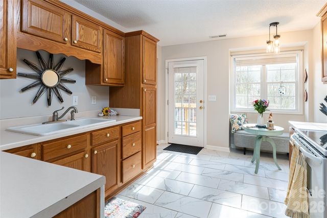 16 Kinsale Drive, Leicester, NC 28748