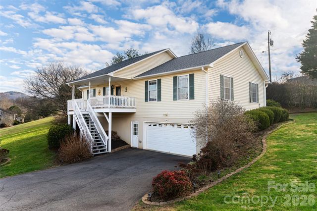 16 Kinsale Drive, Leicester, NC 28748