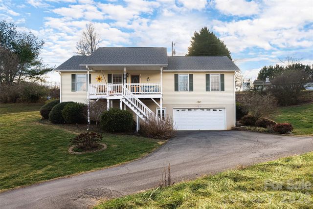 16 Kinsale Drive, Leicester, NC 28748