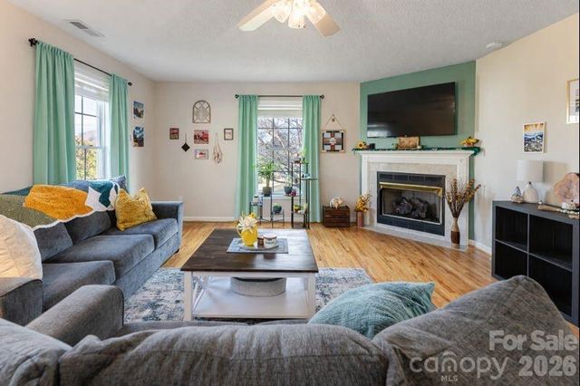 16 Kinsale Drive, Leicester, NC 28748