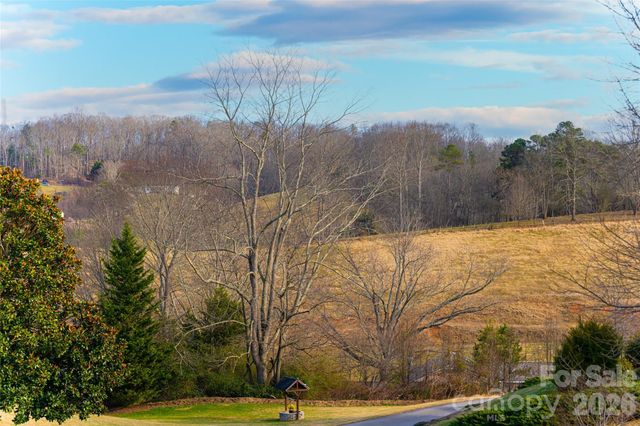 16 Kinsale Drive, Leicester, NC 28748