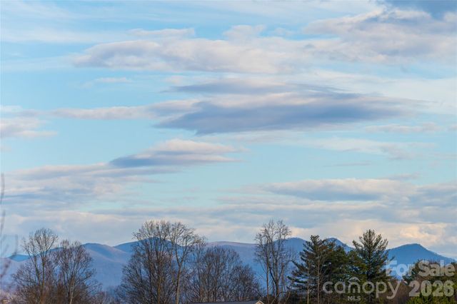 16 Kinsale Drive, Leicester, NC 28748