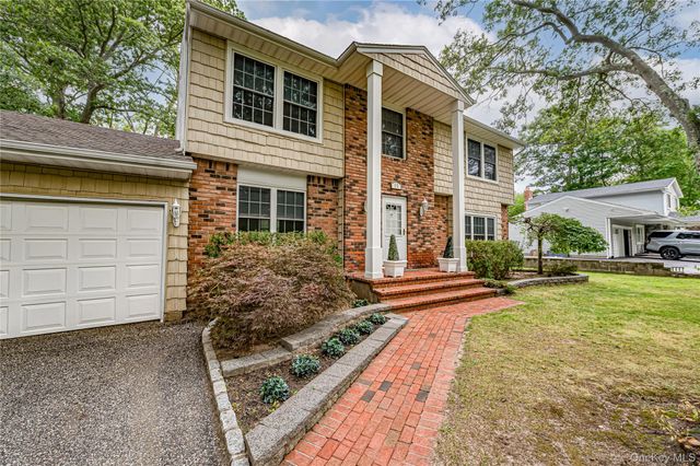 15 Washington Avenue, Miller Place, NY 11764