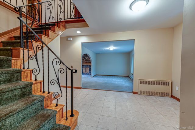 15 Washington Avenue, Miller Place, NY 11764