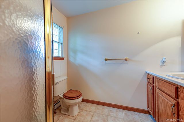 15 Washington Avenue, Miller Place, NY 11764