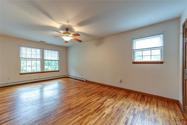 15 Washington Avenue, Miller Place, NY 11764