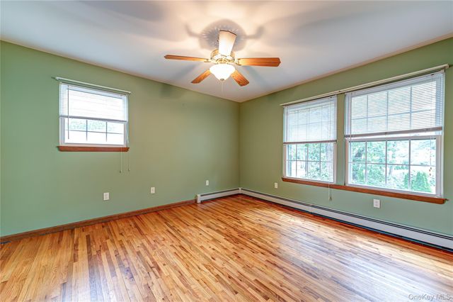 15 Washington Avenue, Miller Place, NY 11764