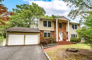 15 Washington Avenue, Miller Place, NY 11764