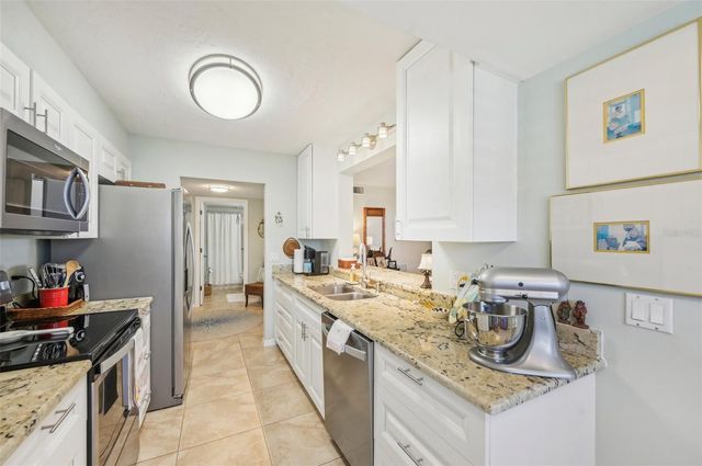 5647 SHEFFIELD GREENE CIRCLE 29, Sarasota, FL 34235