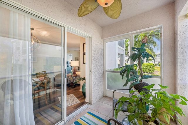 5647 SHEFFIELD GREENE CIRCLE 29, Sarasota, FL 34235