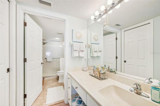 5647 SHEFFIELD GREENE CIRCLE 29, Sarasota, FL 34235