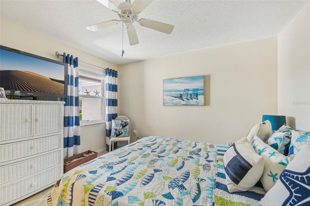 5647 SHEFFIELD GREENE CIRCLE 29, Sarasota, FL 34235